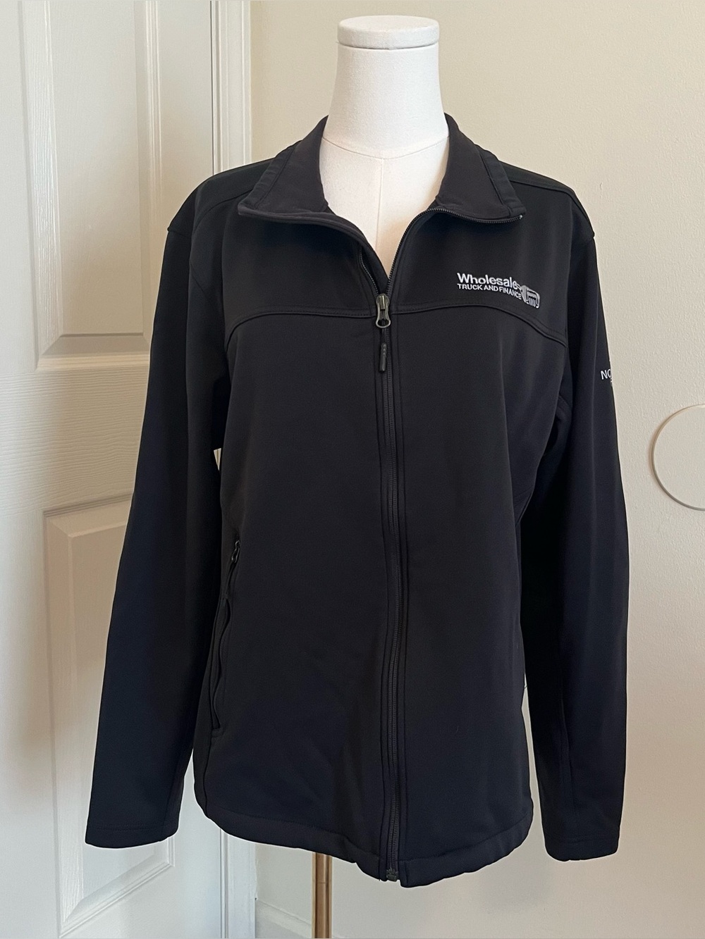The North Face Black Zip-Up Jacket Mens Size M Casual Neutral Winter Outerwear